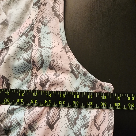 NWT JJ Basics athletic top sz M - Picture 9 of 9